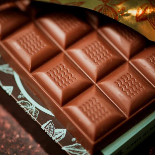 Milk chocolate 37% with hazelnuts