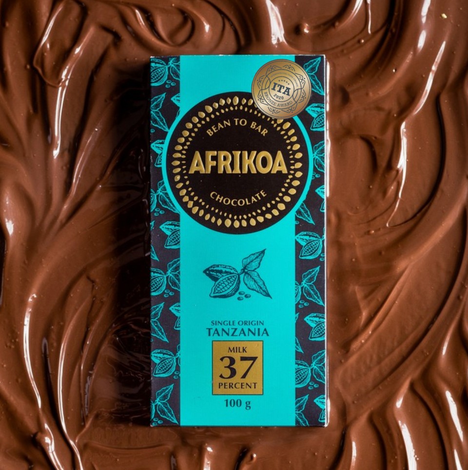 Milk chocolate 37% with hazelnuts