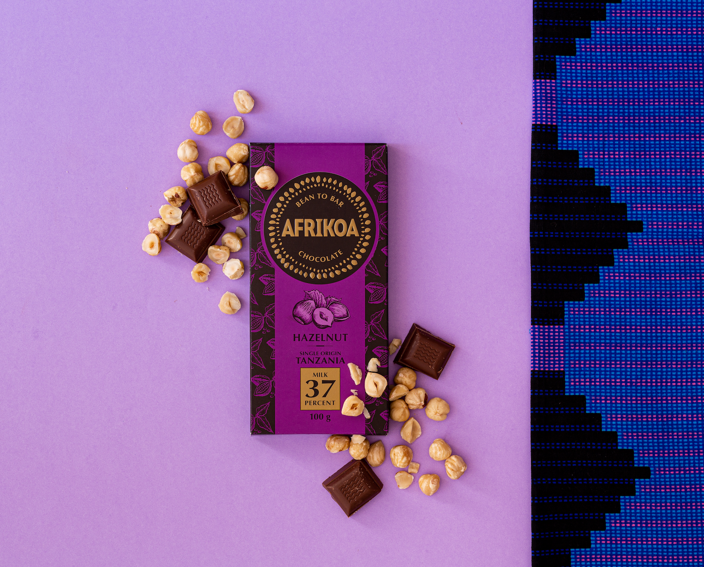 Milk chocolate 37% with hazelnuts