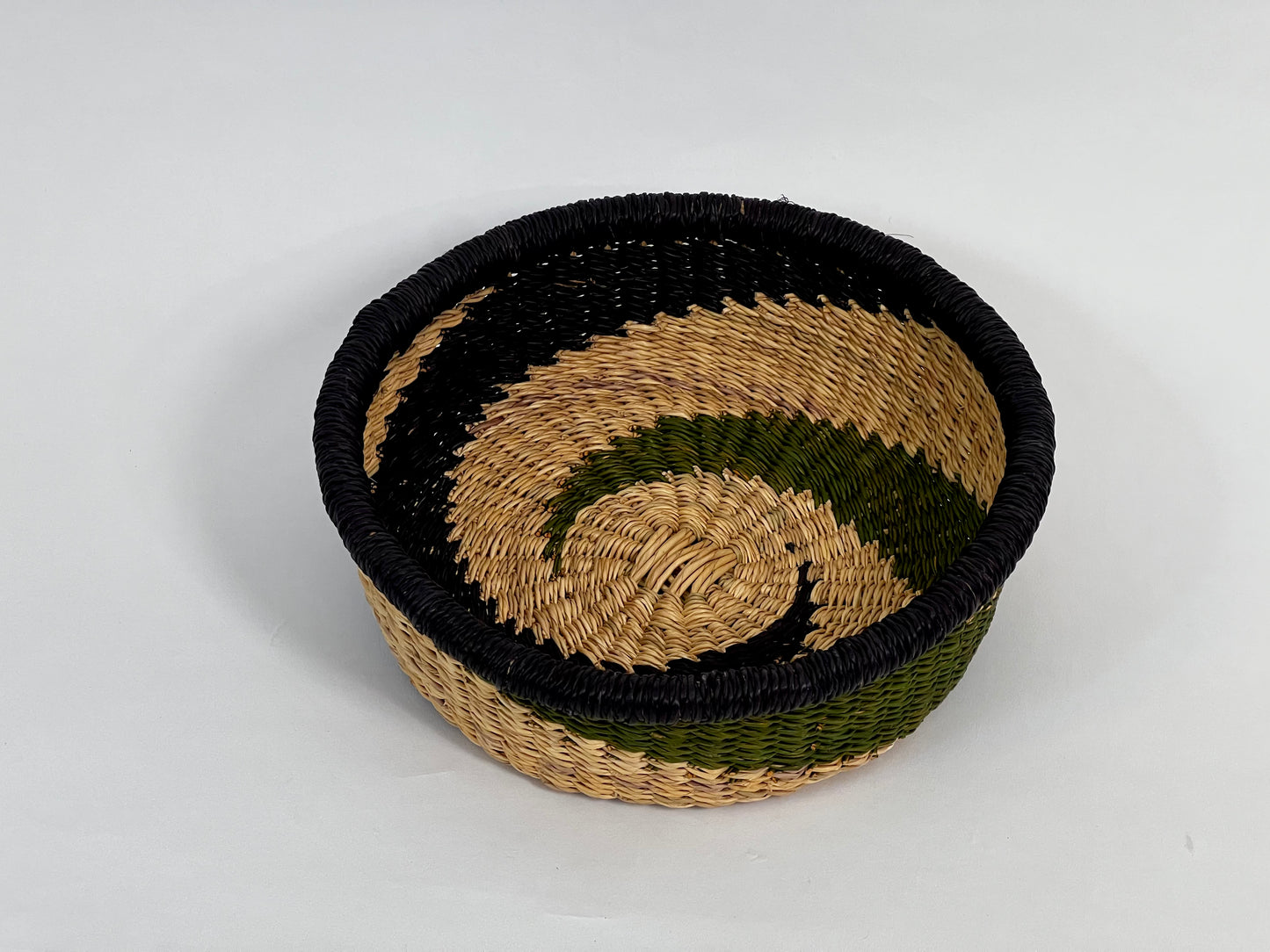Korbtasche welches für Obst oder Dekoration genutzt wird aus Ghana Afrika