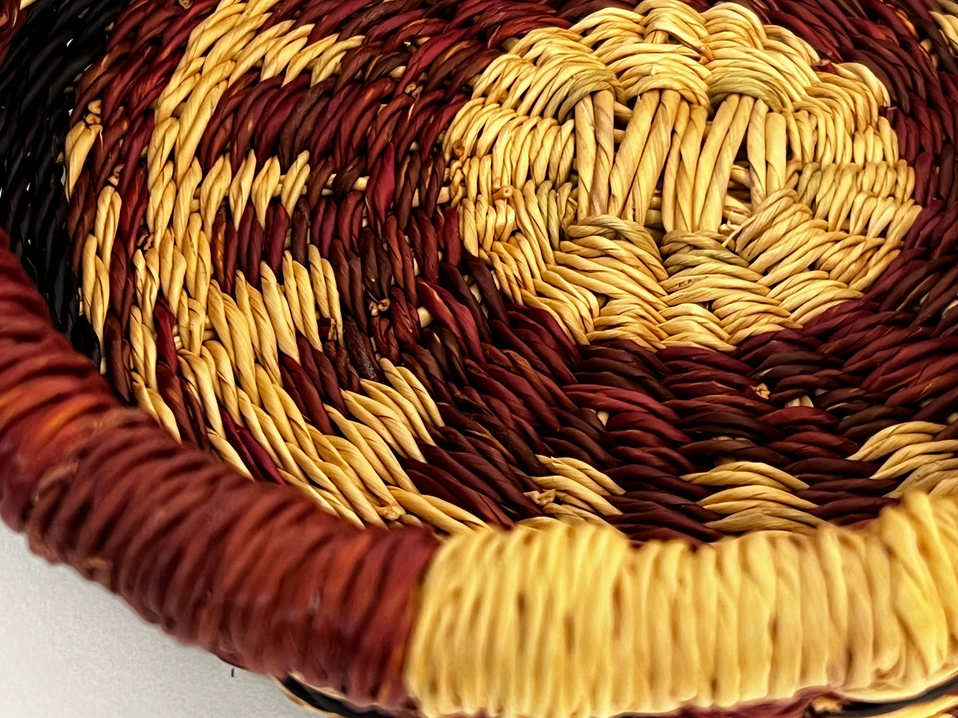 Korbtasche welches für Obst oder Dekoration genutzt wird aus Ghana Afrika